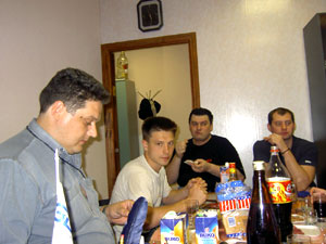 Double birthday - За столом